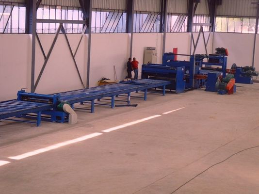 O padrão cortou à linha do comprimento, máquina laminada a alta temperatura do pólo claro de aço suave para 6m 8m 14m